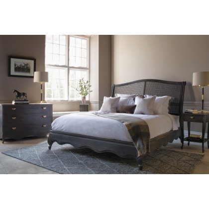 Laylah dickens queen on sale upholstered platform bed