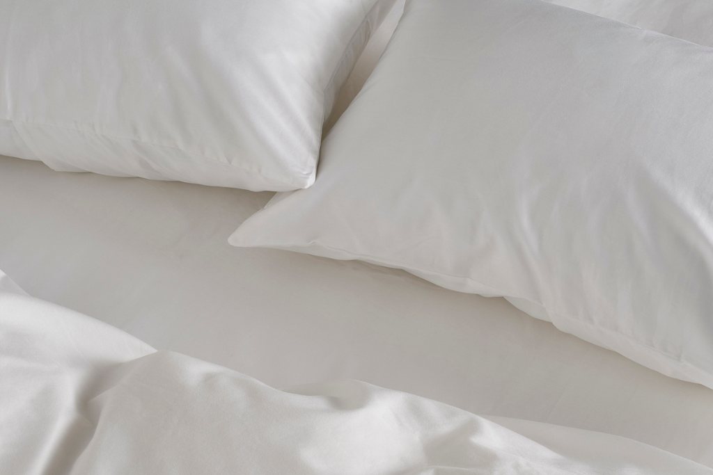 Bedfolk Luxe Cotton Pillowcase Pair Large 50cm X 90cm Snow