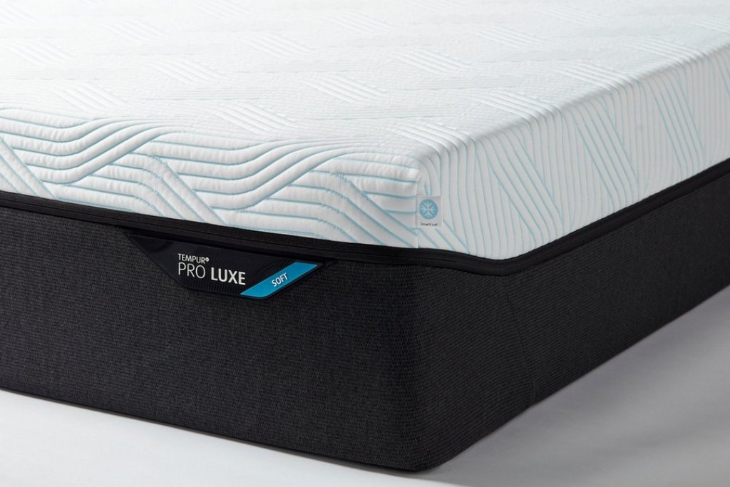 TEMPUR Pro® Luxe Smartcool™ Mattress TEMPUR Pro® Luxe Smartcool™ Mattress