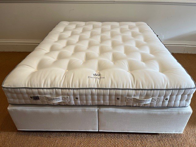 Vispring Dartington Mattress & De Lux Divan - Small Superking - Ex Display.