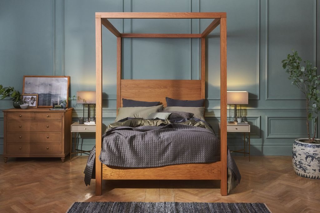 Magellan Four Poster Bed - Sapele Veneer