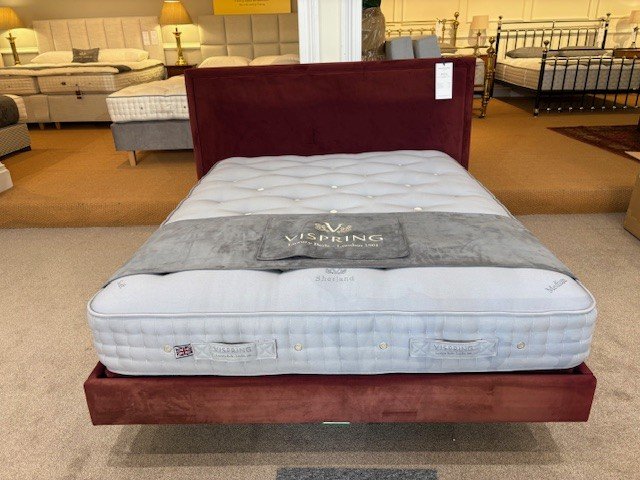 Boston Bedstead - King Size - Ex Display. Boston Bedstead - King Size - Ex Display.