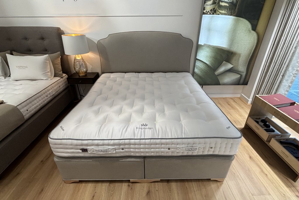 Vispring Kingsbridge Draw Divan Set - Superking Size - Ex -Display. COPY Vispring Kingsbridge Draw Divan Set - Superking Size - Ex -Display. COPY