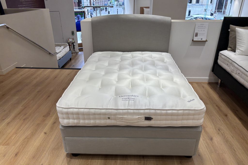 Vispring Devonshire Divan Set - Double Size - Ex-Display. Vispring Devonshire Divan Set - Double Size - Ex-Display.