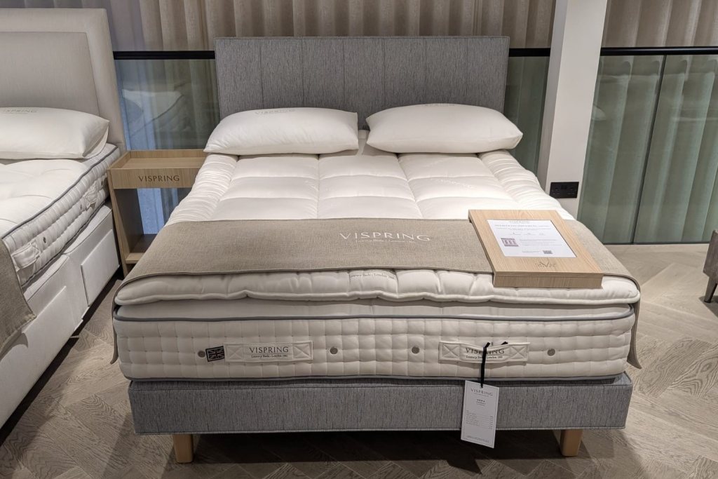 Vispring Bedstead Imperial Divan Set - King Size - Ex Display. Vispring Bedstead Imperial Divan Set - King Size - Ex Display.