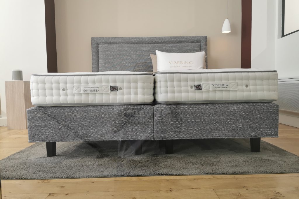 Vispring Regal Superb Divan Set - Superking - Ex Display. Vispring Regal Superb Divan Set - Superking - Ex Display.