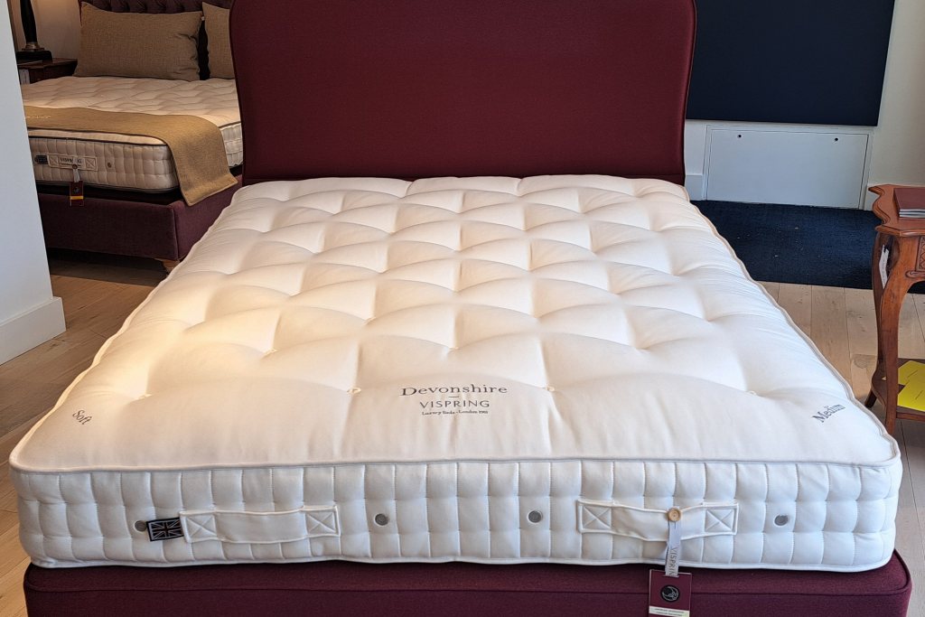 Vispring Devonshire Divan Set - King Size - Ex-Display. Vispring Devonshire Divan Set - King Size - Ex-Display.