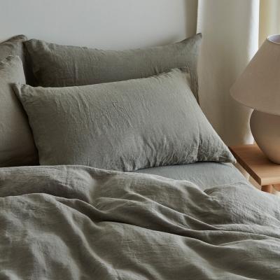 As the nights get shorter and the weather gets chillier, linen is the perfect choice for bedding that...