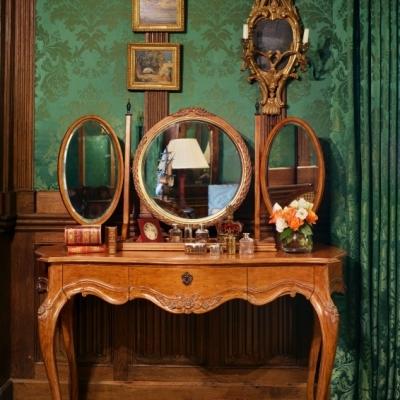 Get ready in style with the Louis XV Dressing Table; a rich honey-toned pecan wood finish with scallo...